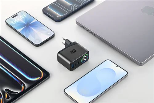 Carregador GaN+ USB+2 xUSB-C com Ecrã TFT Cellularline 67W - Image 4