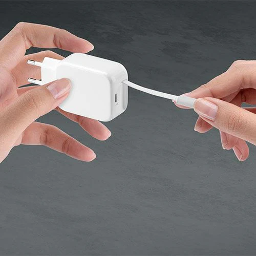 Carregador USB-C com Cabo Retrátil Cellularline - 30W - Branco - Image 4
