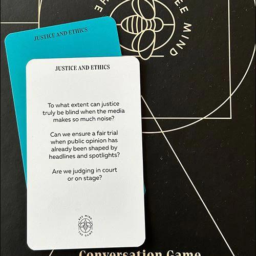 Jogo Bee Mind - Caixa com 12 Temas - Versão em Inglês - Bee Mind The Game - Image 4
