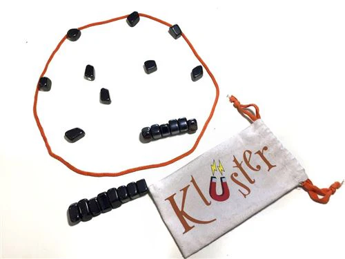 Jogo de Tabuleiro Kluster Jogo Com Pedras Magnéticas - Image 2