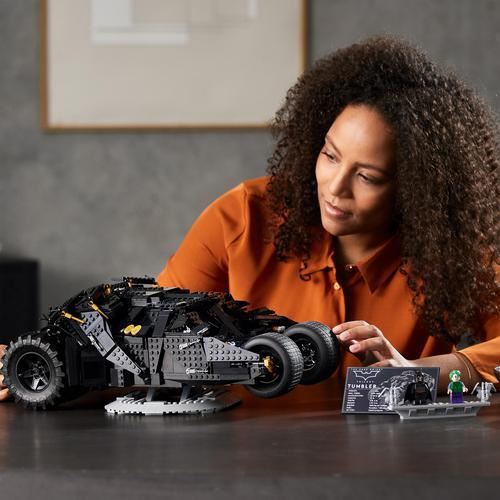 LEGO 76240 DC Batman Batmobile Tumbler - Image 2