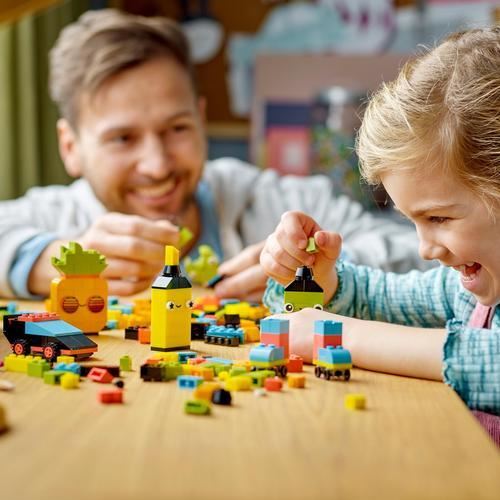 LEGO® Classic 11027 - Diversão Criativa em Tons Néon - Image 8