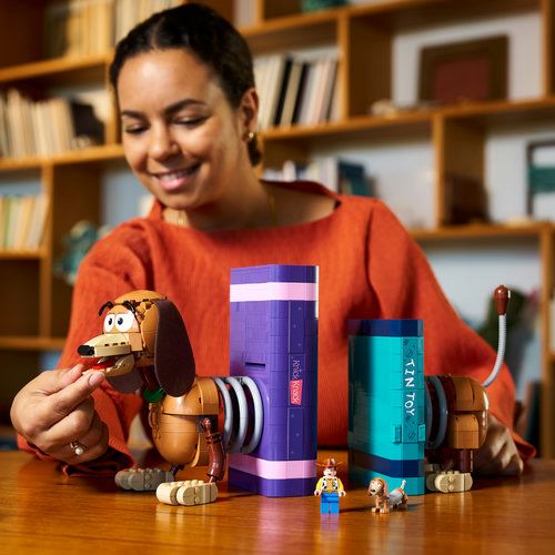 LEGO® Disney Pixar 43301 - Bookends do Slinky Dog de Toy Story - Image 7