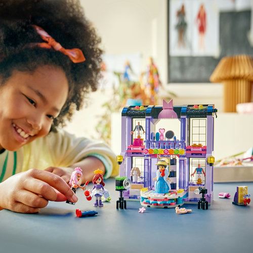 LEGO® Friends 42685 - Desfile de Moda de Heartlake City - Image 2