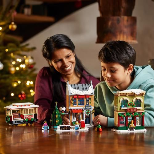 LEGO Icons 10308 - Rua Principal Natal - Image 7