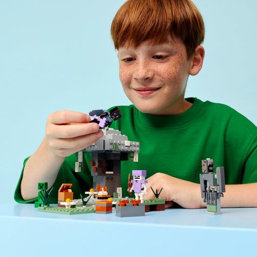 LEGO® Minecraft 21586 - O Jardim Pálido - Image 2