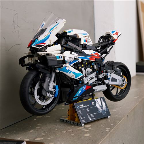 LEGO Technic 42130 BMW M 1000 RR - Image 9
