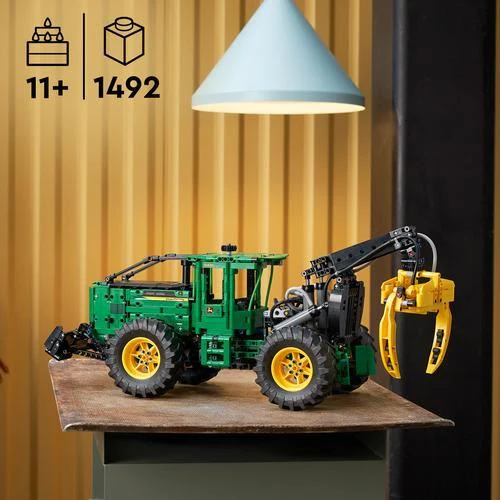 LEGO Technic 42157 - Skidder John Deere 948L-II - Image 3