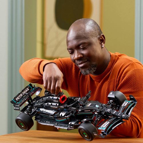 LEGO Technic 42171 - Mercedes-AMG F1 W14 E Performance - Image 7