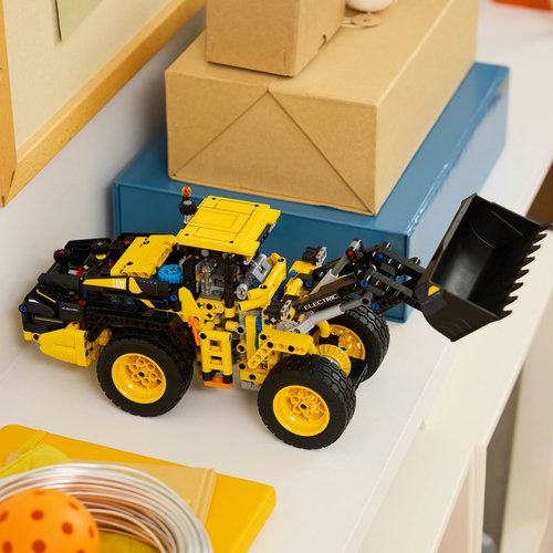 LEGO® Technic 42209 - Carregadora de Rodas Volvo L120 Electric - Image 6