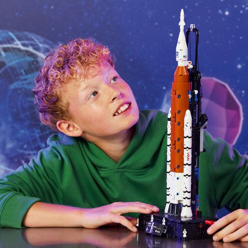 LEGO® Technic 42221 - Foguetão do Sistema de Lançamento Espacial NASA Artemis - Image 2