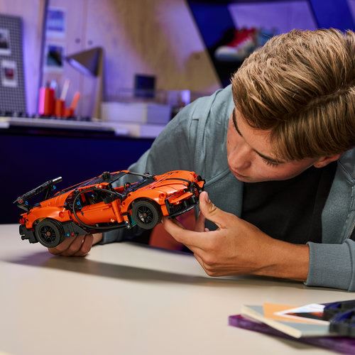 LEGO® Technic 42222 - Hipercarro Bugatti Chiron Pur Sport - Image 2