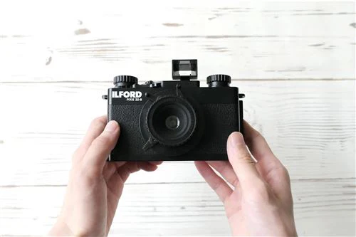 Máquina Fotográfica Analógica Ilford Pixie 35-II - Preto - Image 9