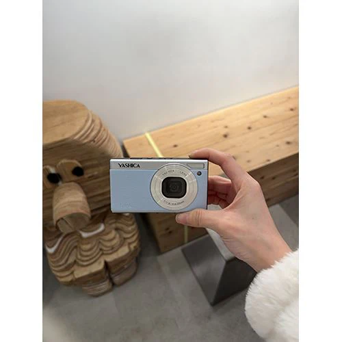 Máquina Fotográfica Compacta YASHICA Tank - Azul Céu - Image 8