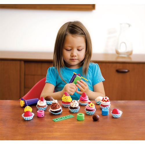 Plasticina com Aromas: Kit Cupcakes - 4 Potes e Acessórios - Tutti Frutti - Image 5
