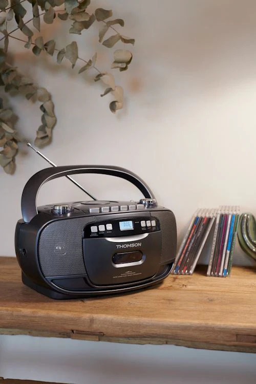 Rádio Portátil FM/AM/CD/Cassete Thomson RK200CD - Preto - Image 4